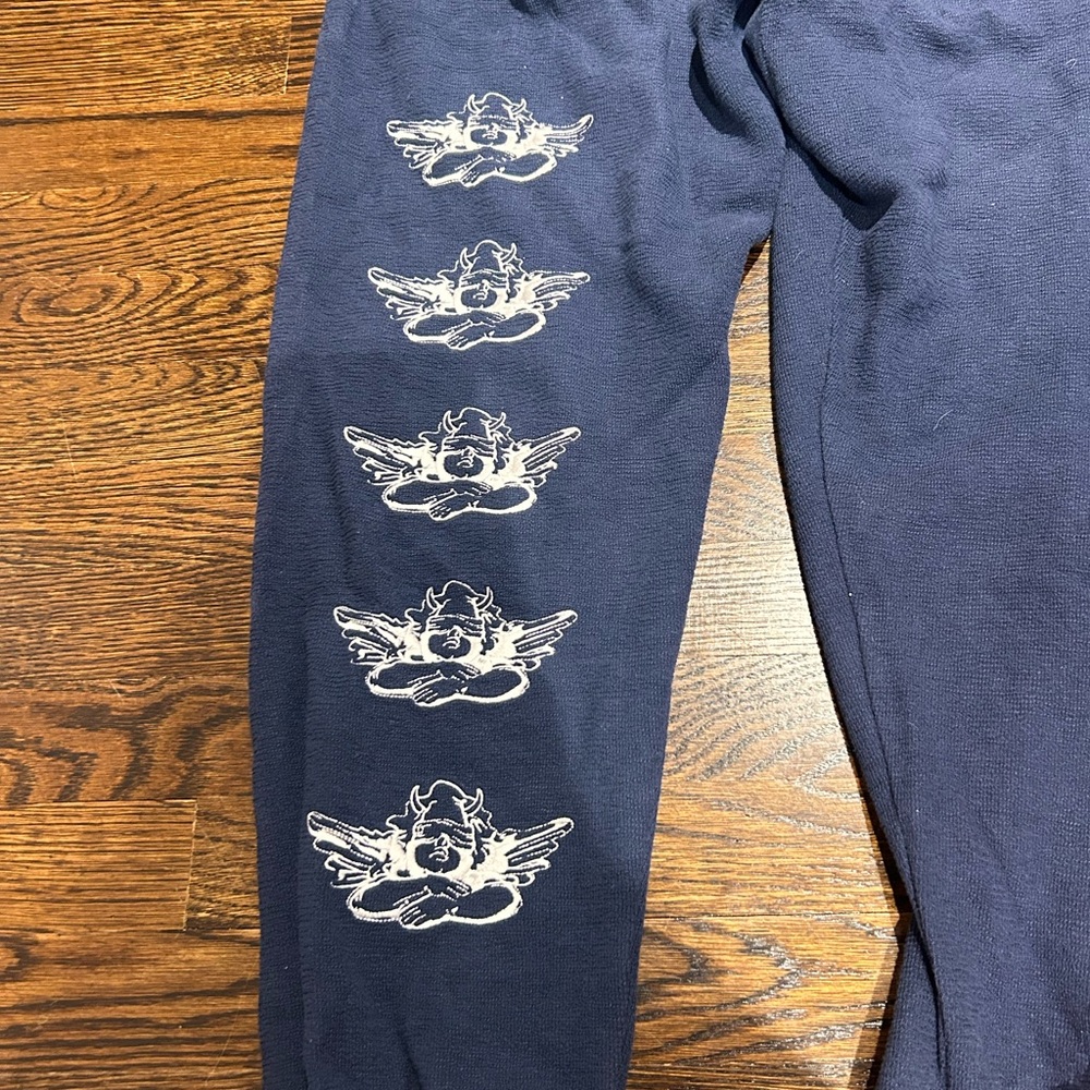 Boys lie sweatpants, worn once - Picture 3 of 3